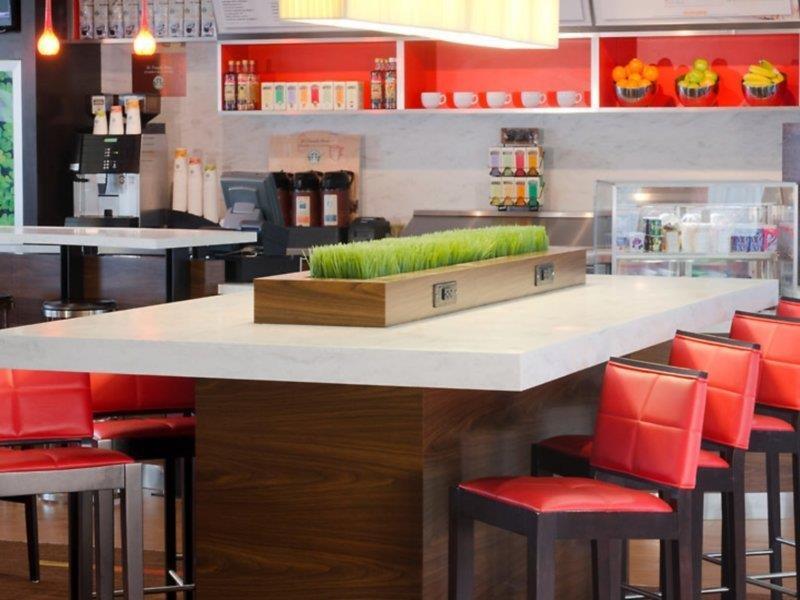 Courtyard By Marriott Indianapolis Airport Hotel Bagian luar foto