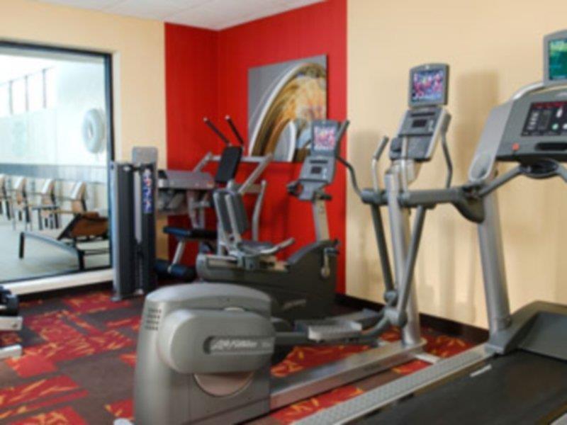 Courtyard By Marriott Indianapolis Airport Hotel Bagian luar foto