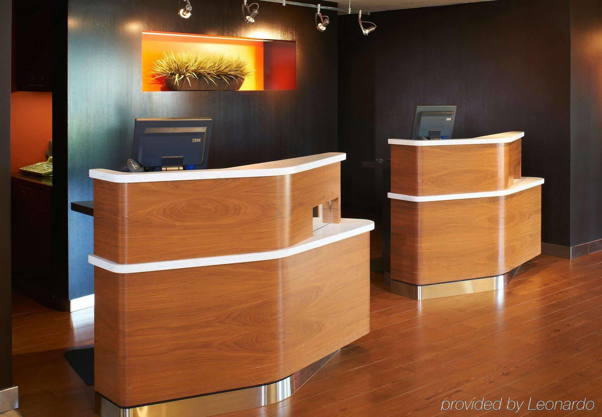 Courtyard By Marriott Indianapolis Airport Hotel Bagian luar foto