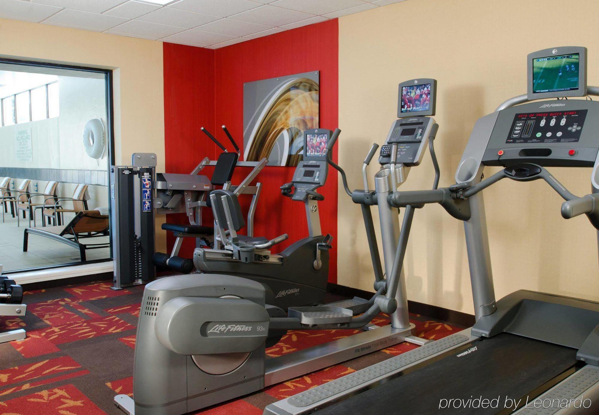Courtyard By Marriott Indianapolis Airport Hotel Bagian luar foto