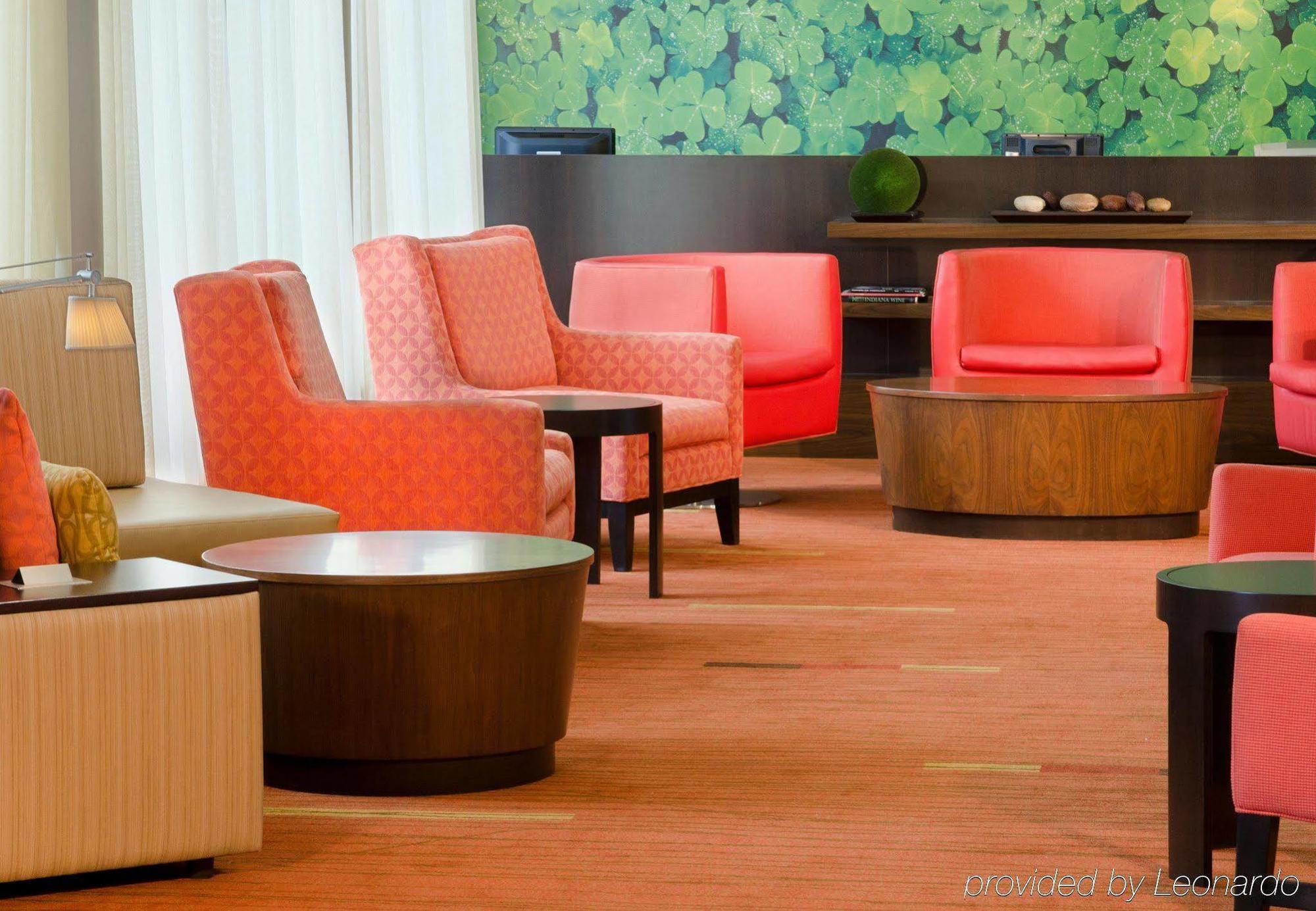 Courtyard By Marriott Indianapolis Airport Hotel Bagian luar foto