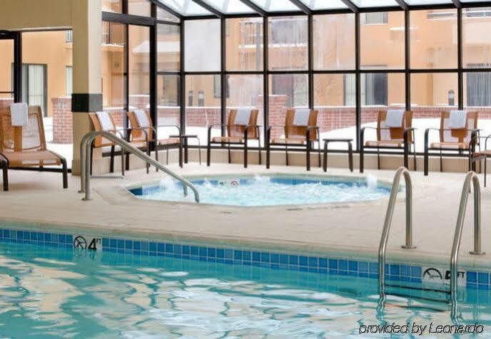 Courtyard By Marriott Indianapolis Airport Hotel Bagian luar foto